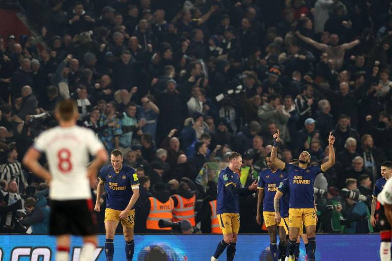 Newcastle vence a Southampton y se acerca a final de Copa de la Liga Inglesa