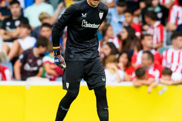 Alex Padilla relegado a la banca en victoria del Athletic Club ante Valencia