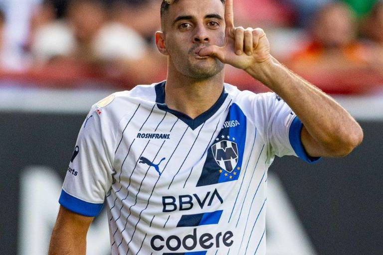 Rayados golea a Necaxa y amarra boleto directo a la Liguilla