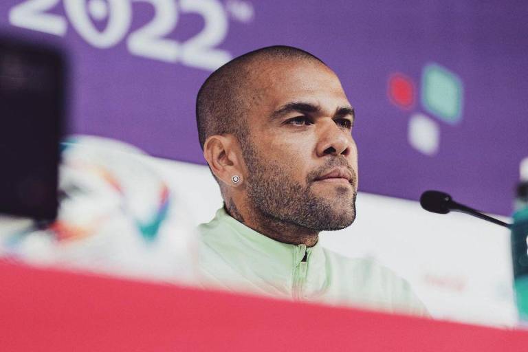 Dani Alves comparece por primera vez tras salir de prisión bajo fianza