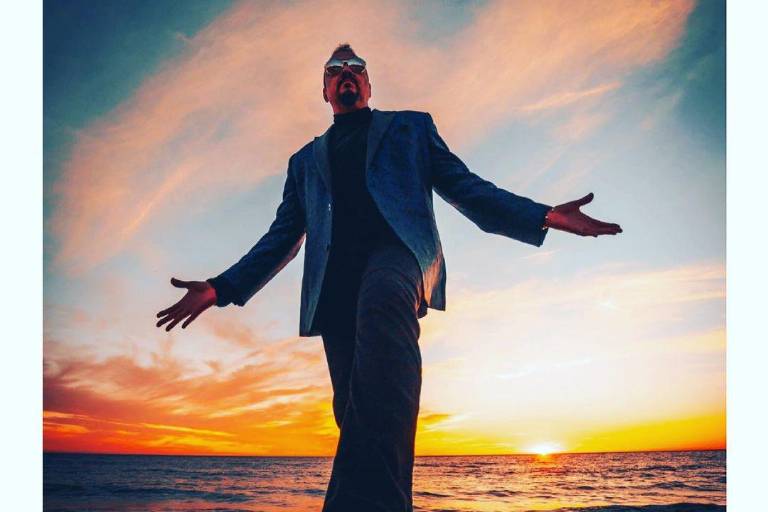 Pepe Aguilar estrena canción romántica