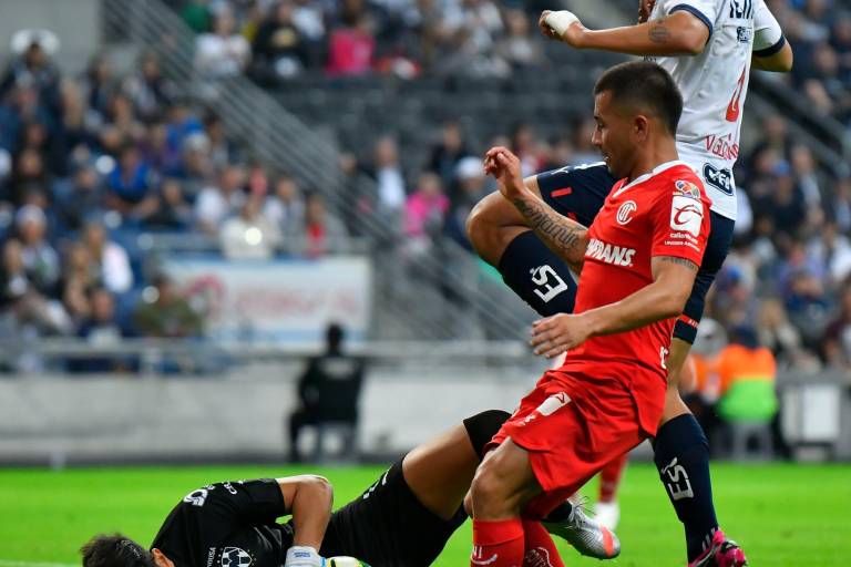 Rayados anda intratable y vence al Toluca