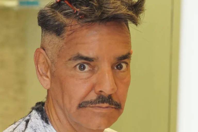 Reaparece Eugenio Derbez en redes tras dos semanas de su accidente