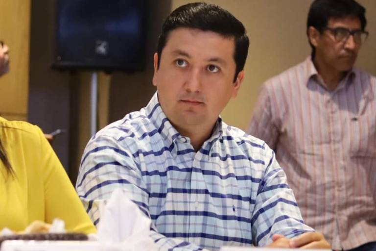 Feliciano Valle deja la bancada del PRI en el Congreso del Estado; será Diputado sin partido