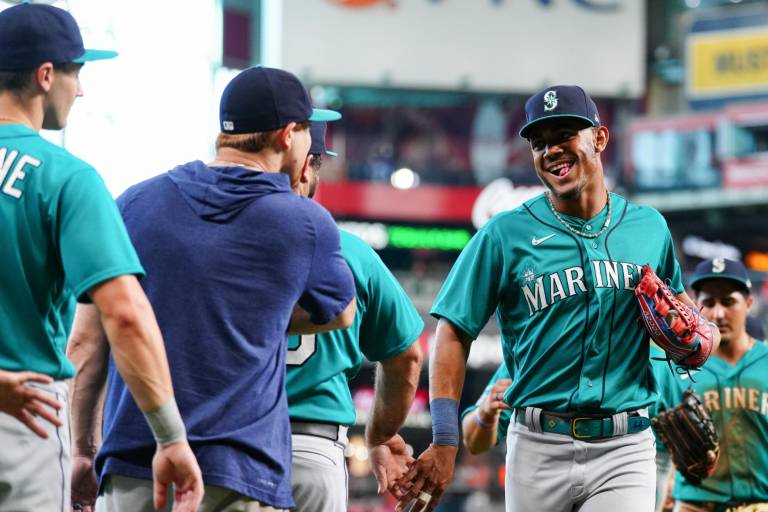 Marineros completan barrida ante Astros con hold 13 de Andrés Muñoz