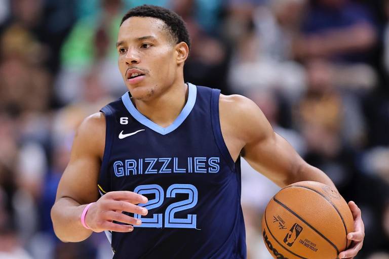 Grizzlies vencen a Mavericks para hilvanar triunfos