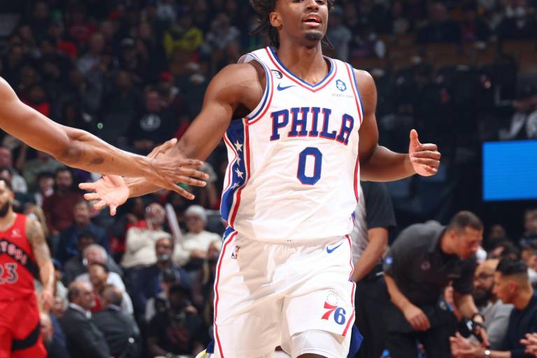Los Sixer vencen a los Raptor pese a la ausencia de Joel Embiid