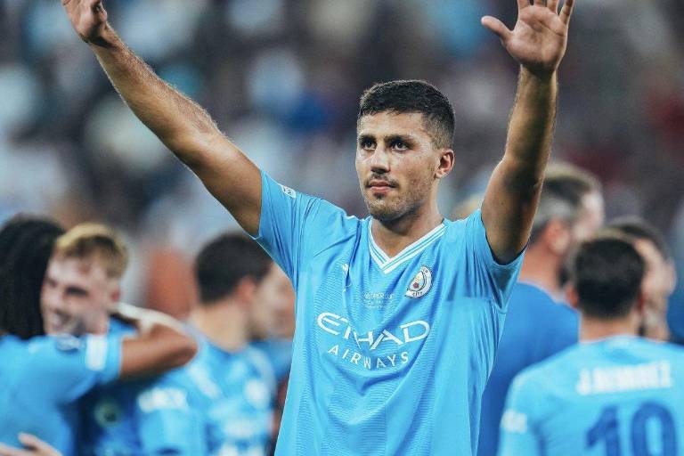 Rodrigo encamina al Manchester City a la victoria