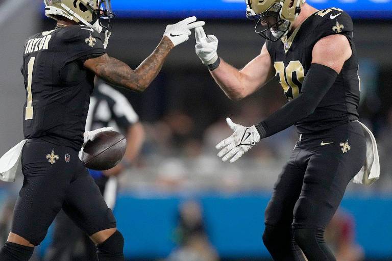 Duelo de defensivas que al final inclinó la mayor experiencia de Saints con Carr en los mandos