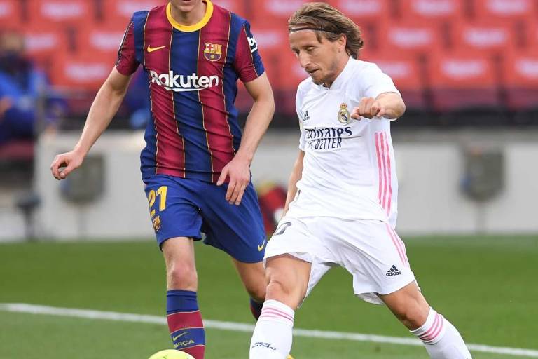 El Clásico del futbol español inicia este domingo una nueva era