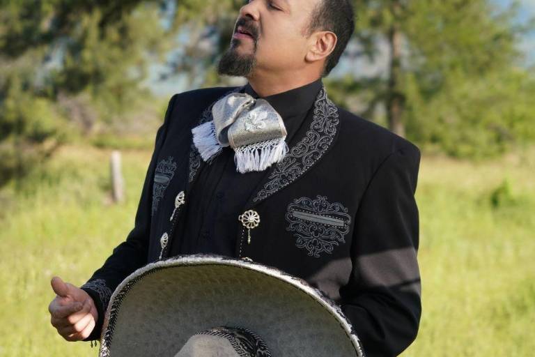 ‘Que digan lo que digan’, Pepe Aguilar