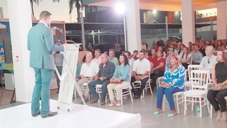 El Ing. Enrique Riveros presentó el Informe de Labores de la Institución de Asistencia Privada Pro-Familia de Jornaleros Agrícolas.
