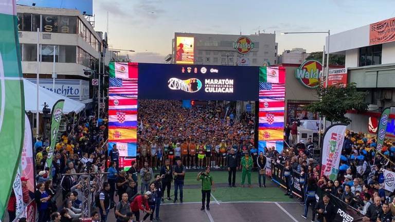Rocha Moya anunció la medida de suspender el Maratón debido a la pandemia.