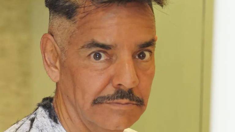 Reaparece Eugenio Derbez en redes tras dos semanas de su accidente