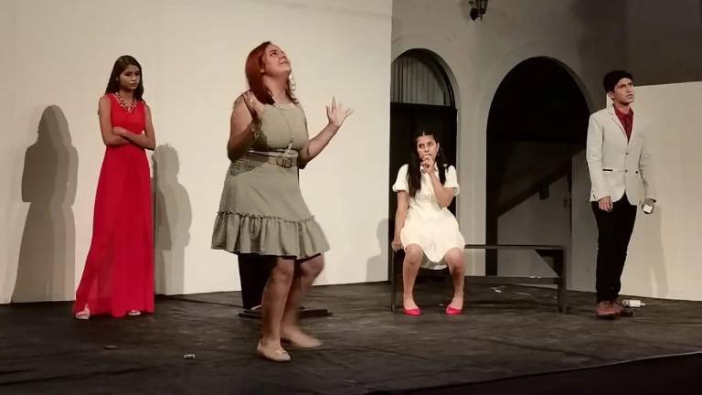 Se presenta con éxito la obra de teatro “Voces de juglar” en el Museo de Arte.