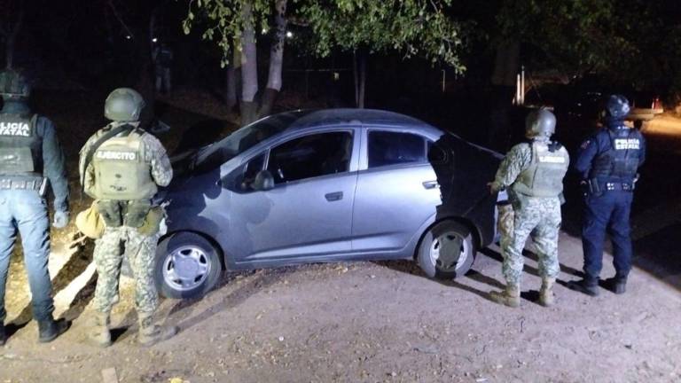 El vehículo había sido robado recientemente, por lo que fue asegurada.