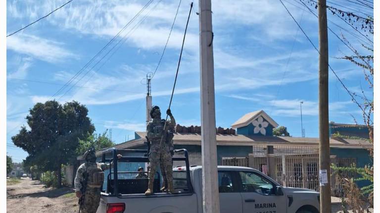 Corporaciones participan en el retiro de cámaras de videovigilancia en Villa Juárez, Navolato.