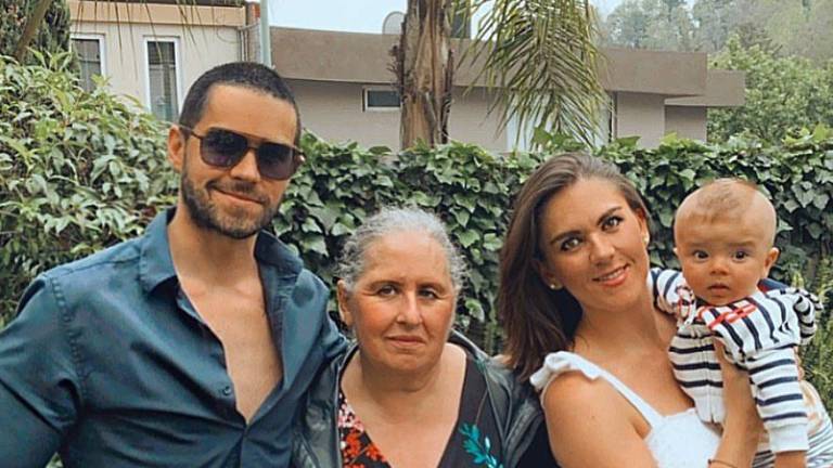 Eleazar Gómez y su familia