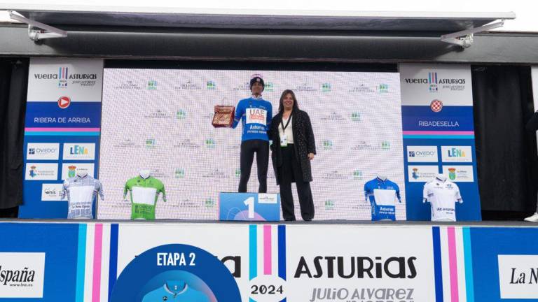 Mexicano Isaac del Toro mantiene liderato de la Vuelta Asturias