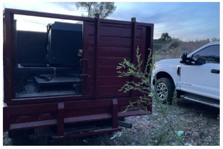 Ejército asegura vehículos blindados, cartuchos y equipo táctico en Culiacán