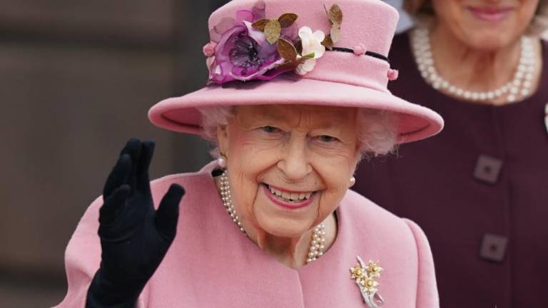 Pese a su fragilidad, la Reina Isabel no usará silla de ruedas para ir al memorial del Príncipe Felipe