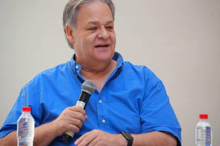 Andrés Romo sería el diseñador del vestido de la Reina; sin definir, el elenco artístico del Carnaval