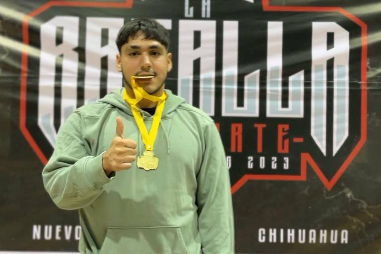 Felicita director del Imdec a Jorge Beltrán, ganador de dos medallas de oro en Selectivo Regional de Powerlifting