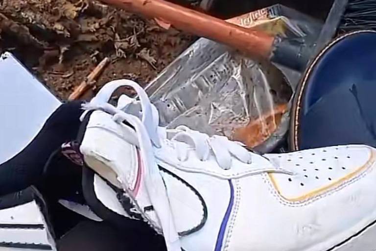 Ropa, zapatos, cintos y perfumes son destruidos al desecharlos para evitar que los sigan usando