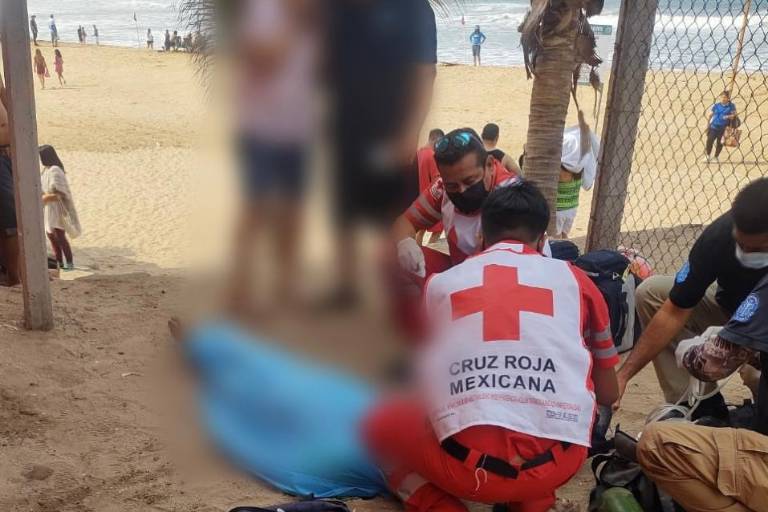 Adulto mayor de Monterrey se ahoga en Playa Brujas, en Mazatlán