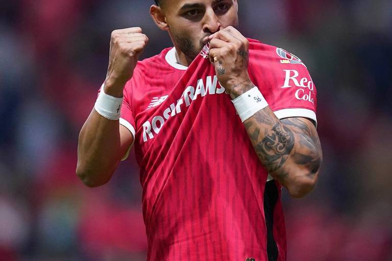 Toluca golea a Puebla con doblete de Paulinho y sigue sublíder