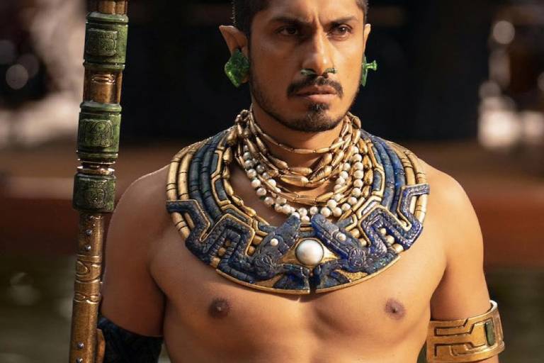 Denuncia el actor Tenoch Huerta robo de su celular y teme por extorsiones