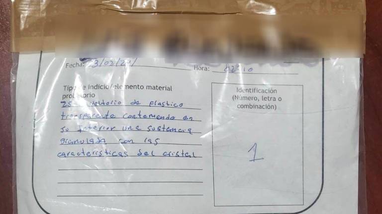 La Policía Municipal de Culiacán encontraron al hombre haciendo sus necesidades fisiológicas en la vía pública, por lo que fue detenido.
