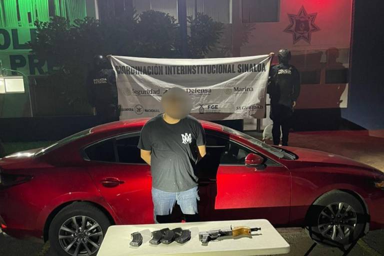 Detienen a hombre con fusil AK-47 en punto de revisión al norte de Culiacán