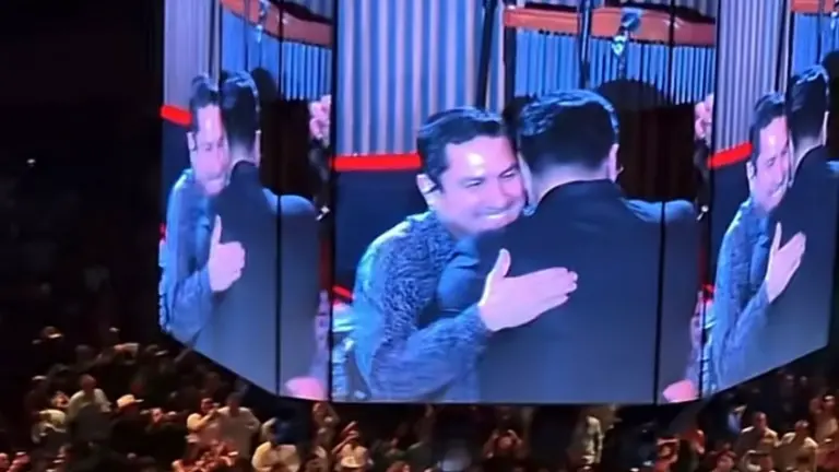 Banda MS y Julión Álvarez durante su reencuentro en el palenque de la Feria de Tuxtla Gutiérrez.