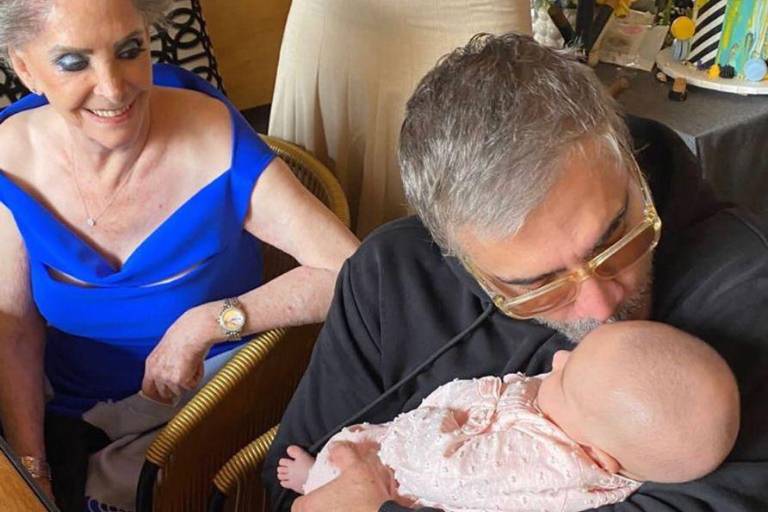 Festejan famosos a sus madres