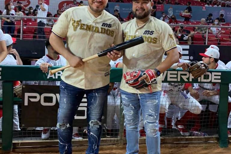 Reconocen a la Banda MS en el arranque de la fiesta beisbolera