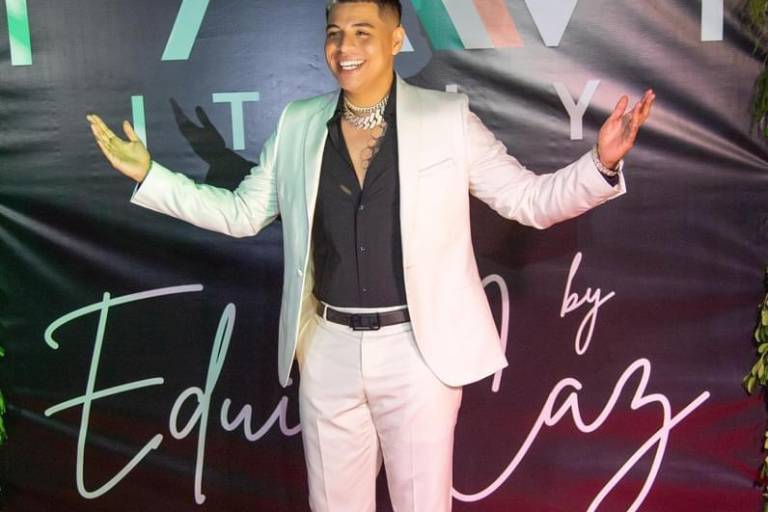 Eduin Caz lanza línea ropa y festeja con artistas del regional