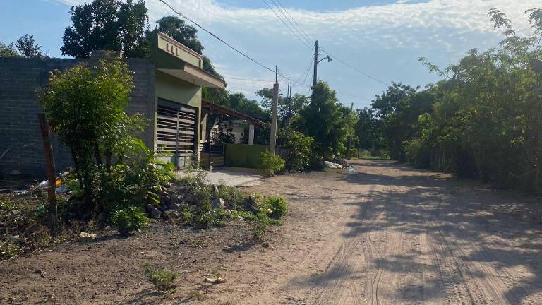 Continúa problema en suministro de electricidad en Isla del Bosque, Escuinapa