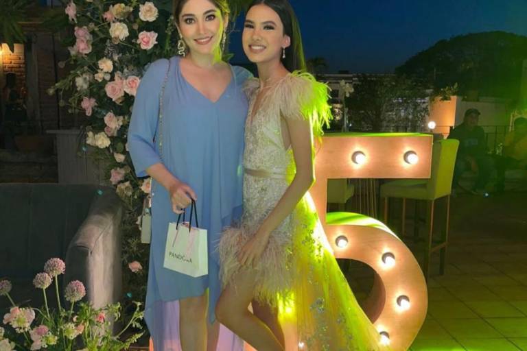 La youtuber Ana Emilia Contreras celebra sus 15 primaveras