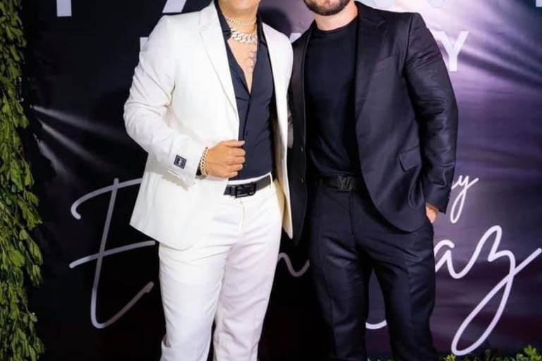 Eduin Caz lanza línea ropa y festeja con artistas del regional