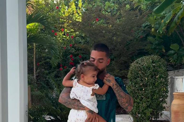 Maluma muestra por primera vez el rostro de su hija