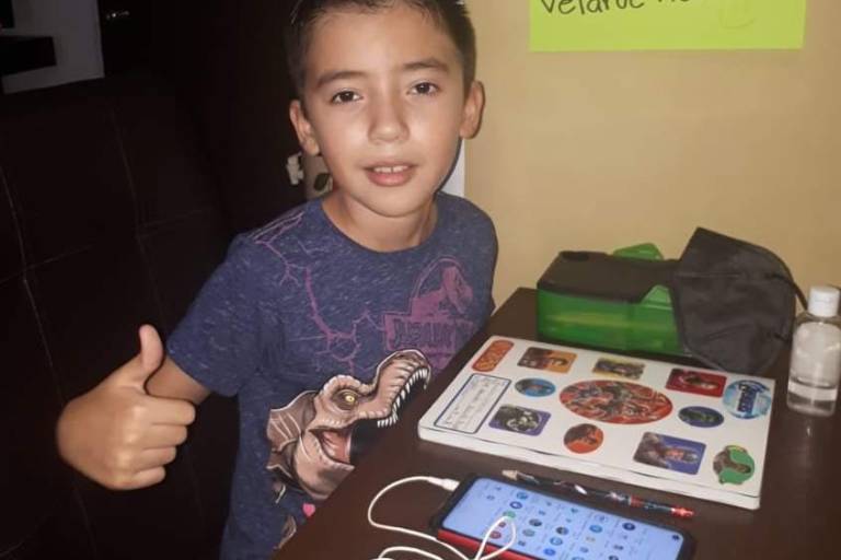 Estudiantes mazatlecos se muestran felices de retomar sus estudios en línea