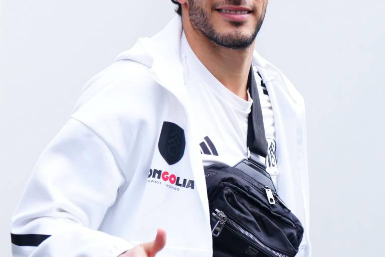 Raúl Jiménez dio asistencia en triunfo del Fulham sobre Nottingham Forest