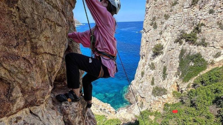 Escala durante su paseo.