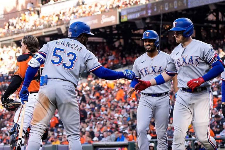 Rangers apabulla a Orioles y toma ventaja de 2-0 en su serie divisional
