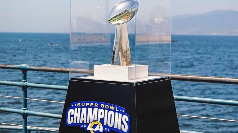 El trofeo Vince Lombardo, ganado por los Rams de Los Ángeles en febrero pasado, será exhibido en México.