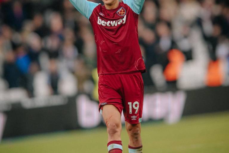 Edson Álvarez, fundamental en el West Ham