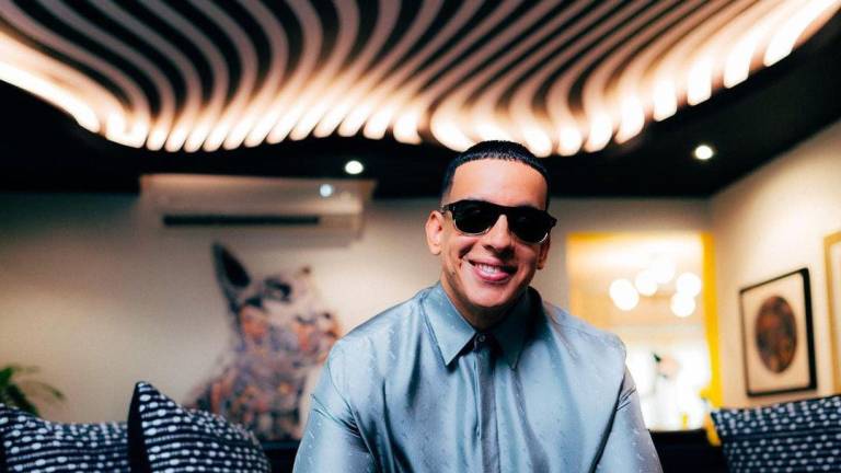 Daddy Yankee sorprendió a sus fans este jueves 24 de marzo al lanzar su álbum oficial de despedida.