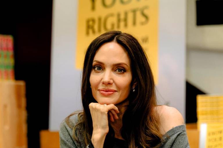 Dice Angelina Jolie que ama a Estados Unidos, pero que no lo reconoce en este momento