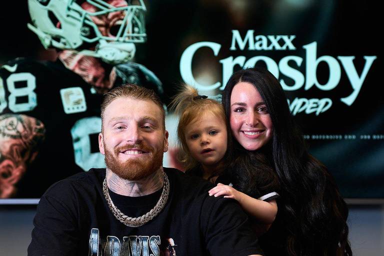 Maxx Crosby se convierte en el jugador no QB mejor pagado de la NFL